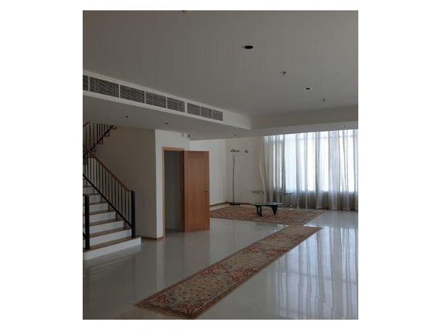 ขายห้อง Duplex 4 ห้องนอน The Empire Place