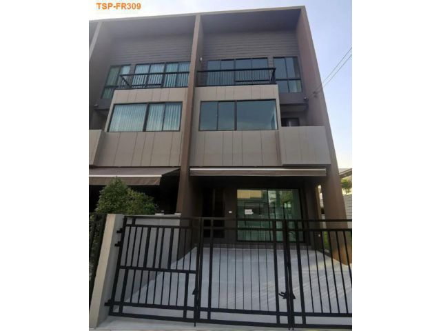 ให้เช่าทาวน์โฮม 3ชั้นโมเดิร์นใหม่เอี่ยม ทำออฟฟิศและพักอาศัย  ติดถนนใหญ่ หลังมุม มีสนามหญ้า