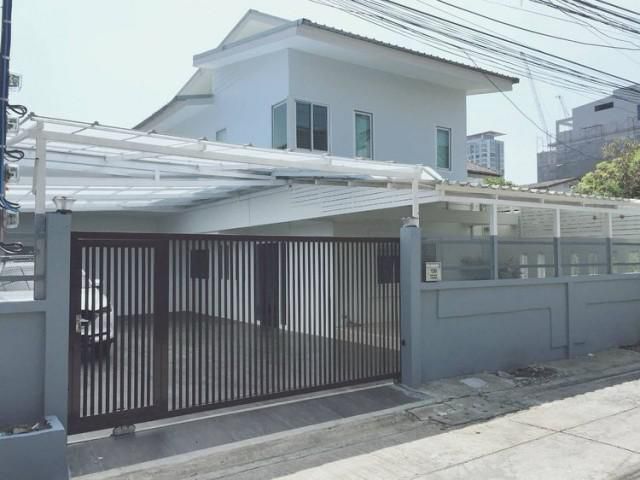 รหัสทรัพย์  8230 บ้าน ใกล้ BTS ปุณณวิถี  pets ok / Office ok