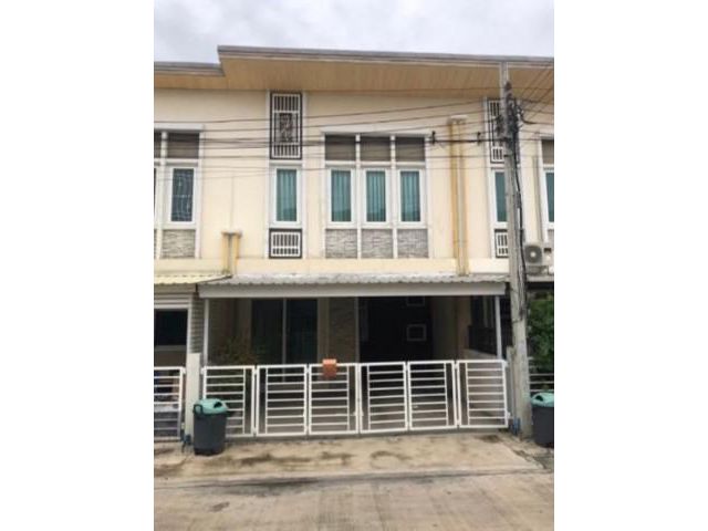 รหัสทรัพย์  8226 ทาวน์โฮม  โกลเด้นทาวน์เกษตร-ลาดปลาเค้า    ใกล้รถไฟฟ้าสายสีชมพู