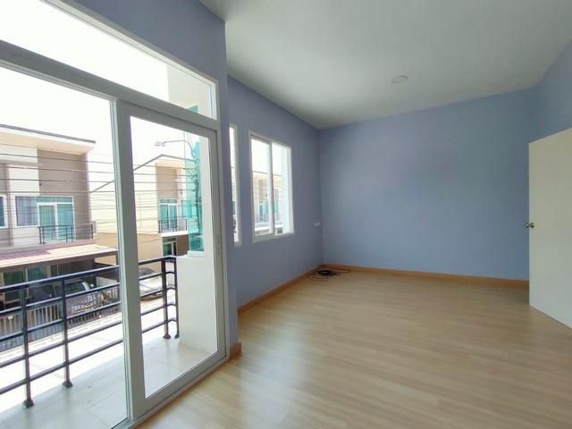 คาซ่า ซิตี้ บางนา 21 ตรว. รีโนเวทใหม่พร้อมอยู่