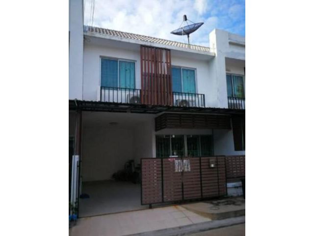 รหัสทรัพย์  8205 ทาวน์เฮ้าส์ อารียา เดอะคัลเลอร์ ลาดปลาเค้า   เฟอร์ครบ