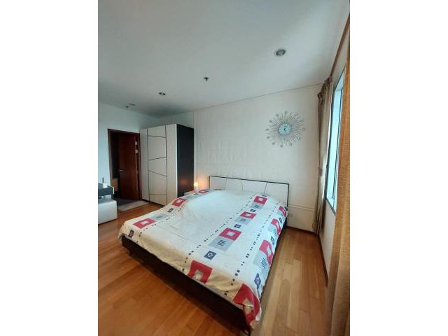 รหัสทรัพย์  8333 Villa Sathorn  ติด BTS กรุงธนบุรี