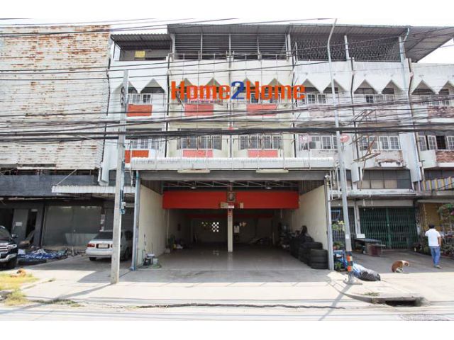 ขาย อาคารพาณิชย์ 4.5 ชั้น 2 คูหา ติดถนนไทรน้อย ใกล้ไทวัสดุ