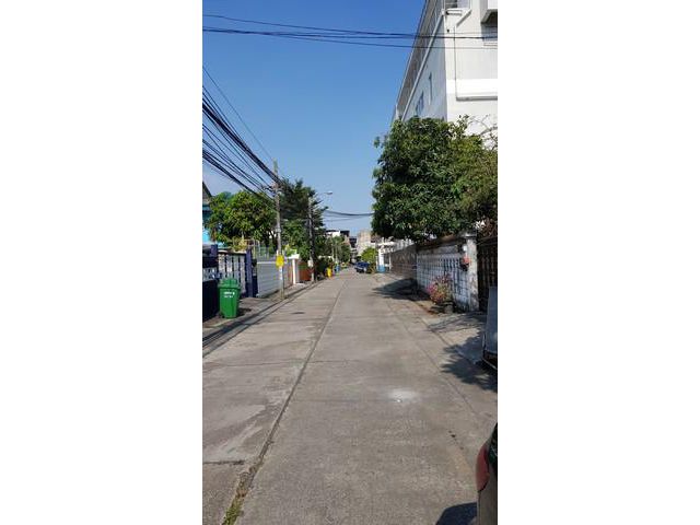 ขายทาวเฮ้าส์ 2ชั้น ใกล้ ติดถ.บางนา-ตราด ใกล้ไบเทค