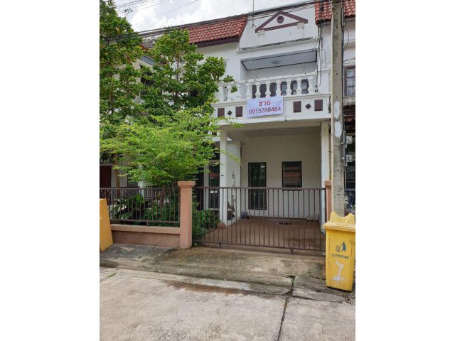 ขายทาวน์เฮาส์ หมู่บ้านณัฐกานต์ 3 พหลโยธิน 52 ตรงข้ามตลาดยิ่งเจริญ 25 ตรว.