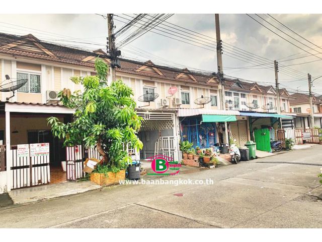 ทาวน์เฮาส์ 2 ชั้น โครงการ พฤกษา D เนื้อที่ 16 ตรว. มี 2 ห้องนอน 2 ห้องน้ำ ถนนรังสิต-นครนายก คลองหลวง ปทุมธานี