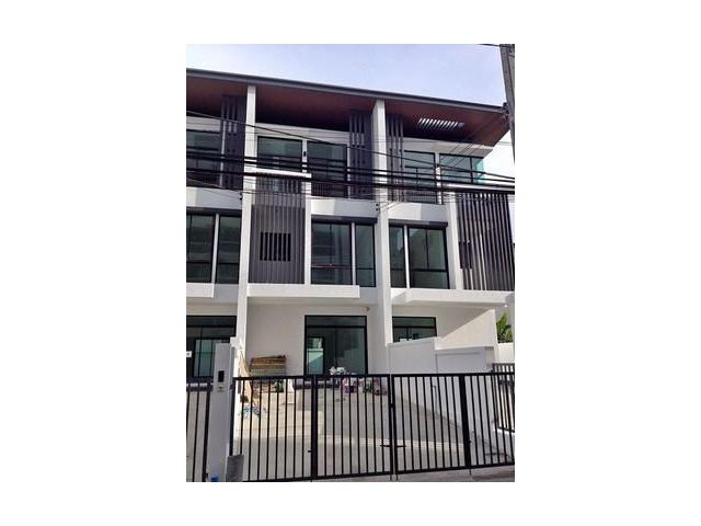 ทาวน์โฮม 3 ชั้น ซ.ลาดพร้าว 71
