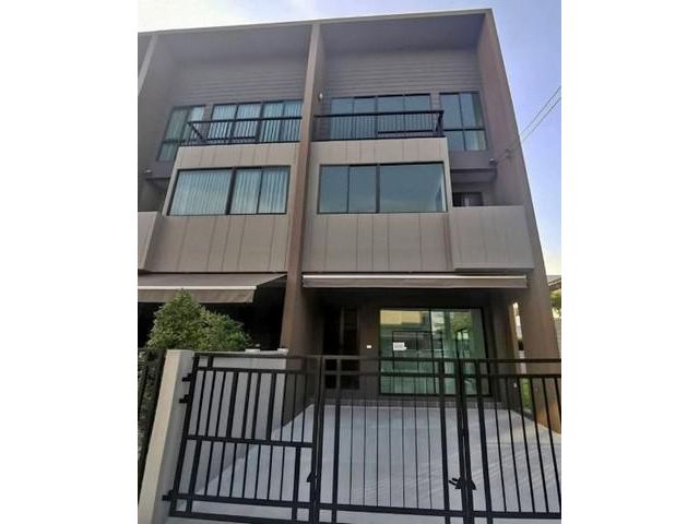 ให้เช่าทาวน์โฮม บ้านกลางเมือง ลาดพร้าว เสรีไทย