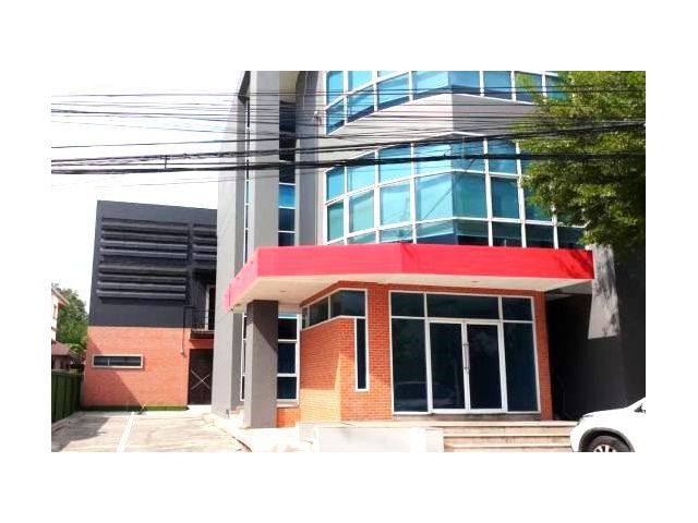 ให้เช่าอาคารสำนักงาน 4 ชั้น  พร้อม โกดัง 2 ชั้น ย่านพหลโยธิน สะพานใหม่ ใกล้ตลาดยิ่งเจริญ BTS สะพานใหม่  ออฟฟิศ 4 ชั้นพื้