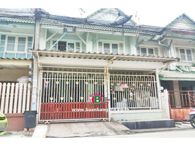 ทาวน์เฮาส์ 2 ชั้น โครงการ พฤกษา 12 เนื้อที่ 18 ตรว. มี 3 ห้องนอน 2 ห้องน้ำ ถนนรังสิต-นครนายก คลองหลวง ปทุมธานี