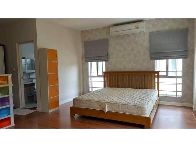 รหัสทรัพย์  8467 บ้านเดี่ยวใน มัณฑนา แจ้งวัฒนะ-ราชพฤกษ์   เยื้อง คริสตัลปตท.