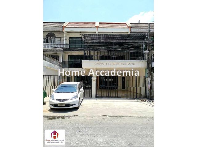 ให้เช่าทาวน์เฮ้าส์ 2 ห้องทะลุกัน พื้นที่ใช้สอยทั้งหมดประมาณ 600 ตร.ม. ซอยรามคำแหง30/1 (ห่างจากปากซอย เพียง 50 เมตร)