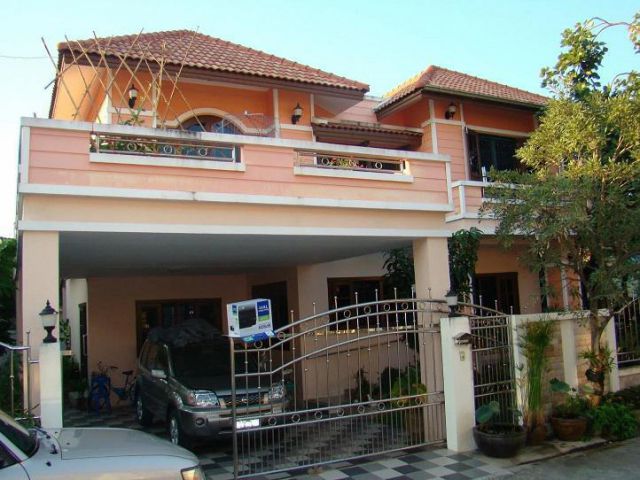 บ้านเดี่ยว ม.วิภาวรรณ ใกล้ ม.รังสิต  เนื้อที่ 137 ตรว