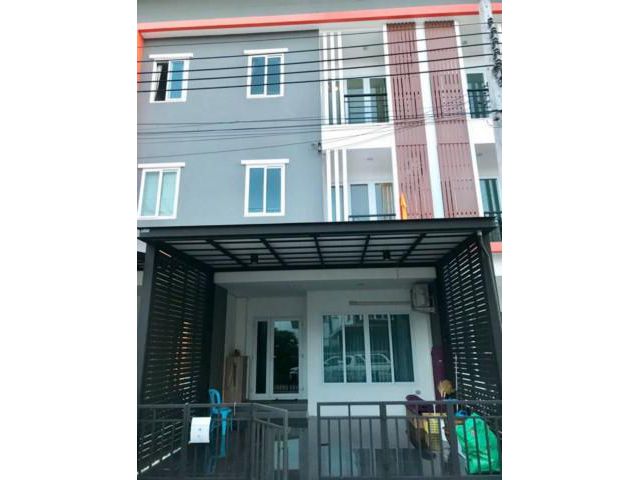 JRT090713 ให้เช่า ทาวน์โฮม ดิ อิเธอโน่ รามคำแหง พร้อมเฟอร์ฯ