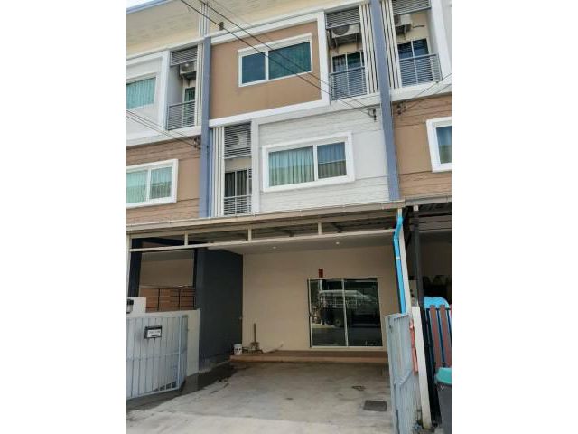 รหัสทรัพย์  8602 ทาวน์โฮม หมู่บ้านเมืองพัฒนาการ 38 วิลเล็ทซิตี้พัฒนาการ  ใกล้ เดอะมอลล์รามคำแหง