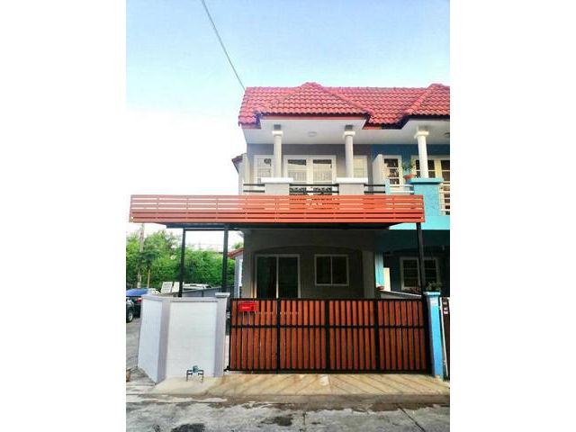 ขายทาวน์เฮ้าส์ 2 ชั้น หลังมุม หมู่บ้านพนาสนธิ์ 7