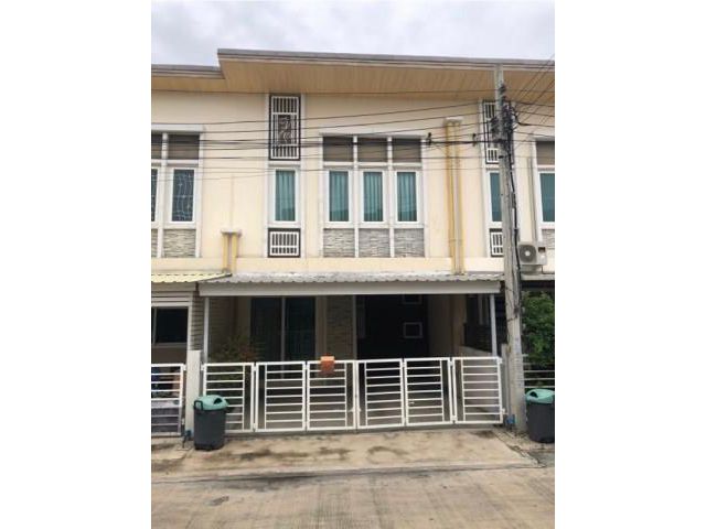 รหัสทรัพย์  8587 ทาวน์โฮม โกลเด้นทาวน์  เกษตร-ลาดปลาเค้า  ใกล้ รถไฟฟ้าสายสีชมพู
