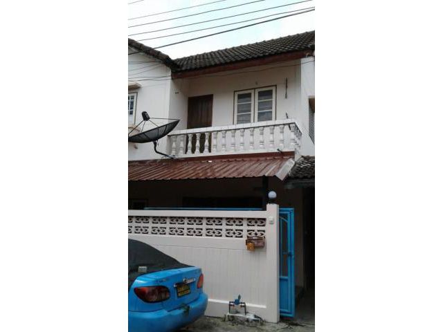 รหัสทรัพย์  8570 บ้านแฝด ซอยพหลโยธิน 67   ใกล้ BTS สายหยุด