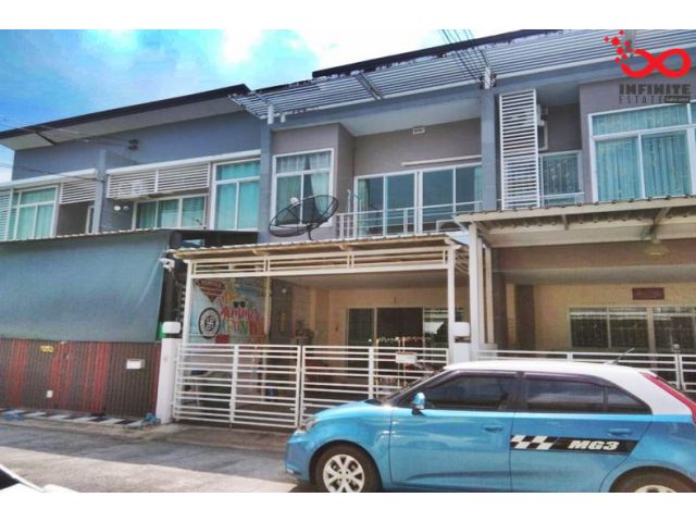 ขายทาวน์เฮ้าส์  2 ชั้น  หมู่บ้าน เดอะปาร์ค แอท แฟชั่น  ถนนรามอินทรา สวนสยาม24