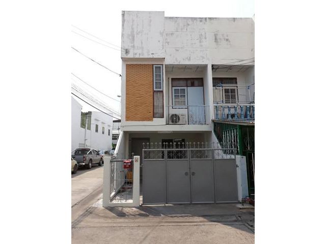 ให้เช่าทาวน์เฮ้าส์ 2ชั้น ย่านถนนอ่อนนุช