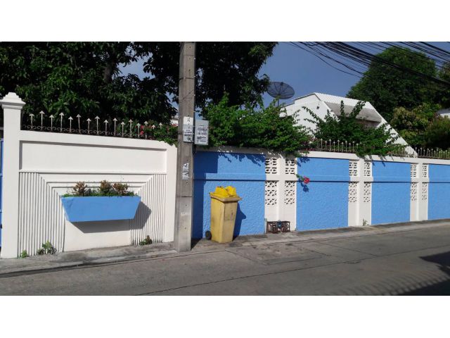 บ้านสุขุมวิท50 ซอยสามทหาร 240 ตรว. พร้อมบ้าน