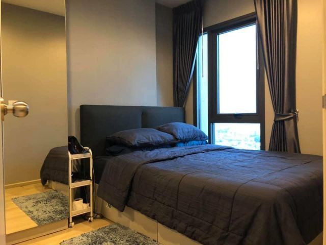 9CR43 For Rent Centric Huay Kwang Station