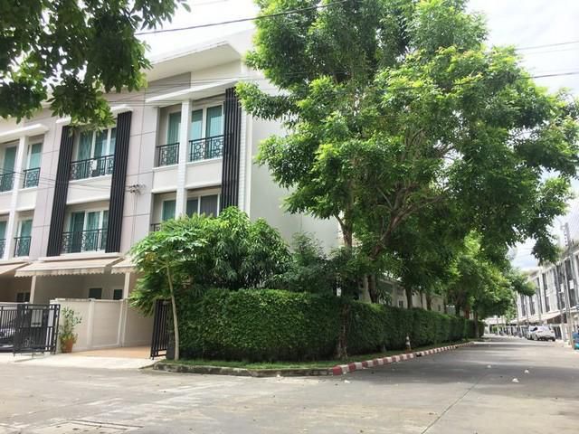 ให้เช่าทาวน์โฮม 3ชั้น พระราม9 มอเตอร์เวย์