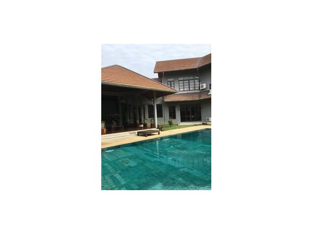 เช่าบ้านสระว่ายน้ำส่วนตัว แบบบาหลี ใกล้ซีคอน 1ไร่