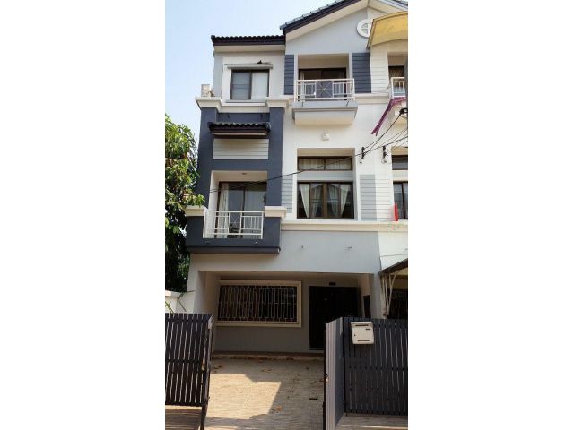 PH21TH21ให้เช่าทาวน์เฮ้าส์ ม.กลางเมือง นาคนิวาสซอย 4 หลังมุม 21 ตรว.