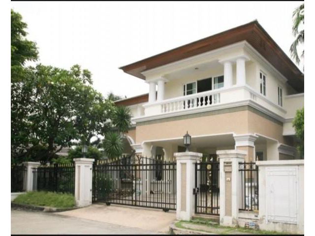 ขายบ้านหมู่บ้านลดาวัลย์ เฉลิมพระเกียรติ ร.9 ใกล้ซ.6(สวนหลวง ประเวศ)