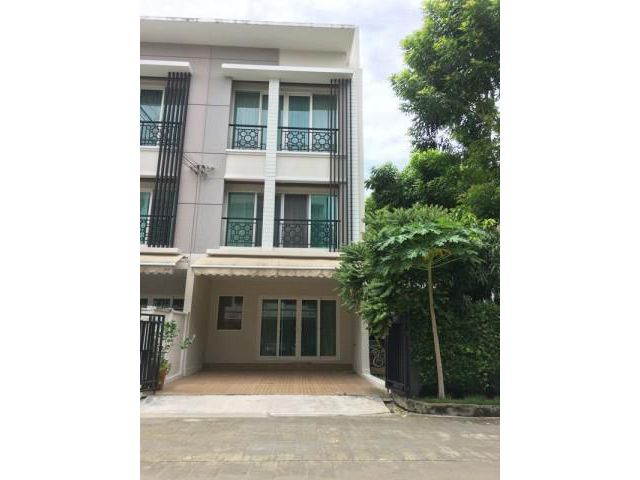รหัสทรัพย์  8785 ทาว์นโฮม บ้านกลางเมืองพระราม 9  Fully Furnished