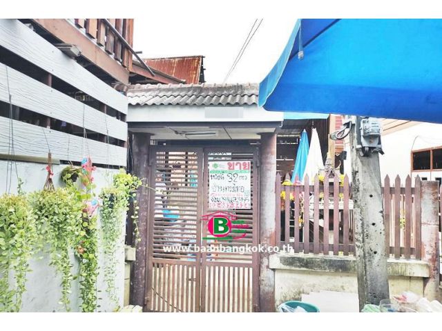 บ้านไม้สักทรงไทย 1 ชั้น บนเกาะเกร็ด เนื้อที่ 32 ตรว. มี 2 ห้องนอน 1 ห้องน้ำ ถนนรอบเกาะเกร็ด ปากเกร็ด นนทบุรี