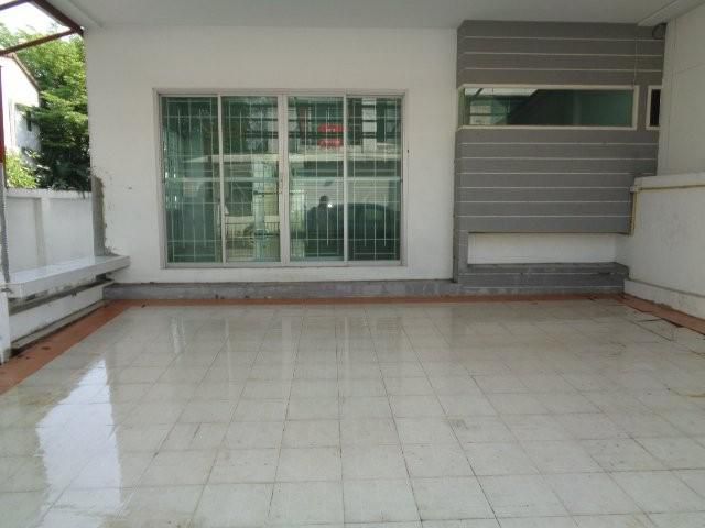 ทาวน์โฮมขาย : หมู่บ้านเนอวานา สุขุมวิท77