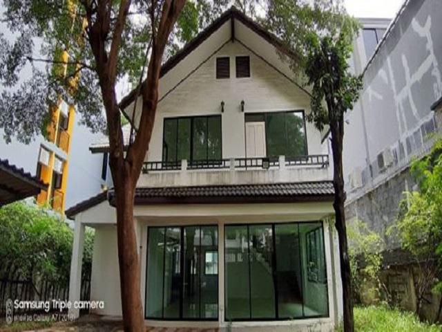 HS04 ขายบ้านเดี่ยว 2 ชั้น 129 ตร.ว. ซอยศรีนครินทร์ 42 เขตประเวศ ใกล้สวนหลวง ร.9