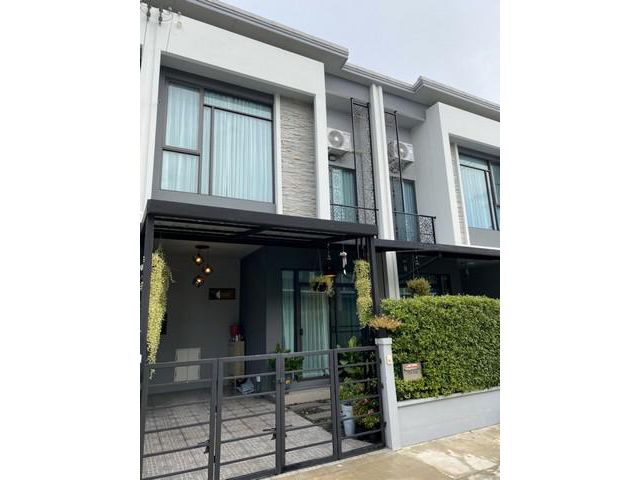 ขายด่วน TownHome 2ชั้น หมู่บ้านพลีโน่บางใหญ่