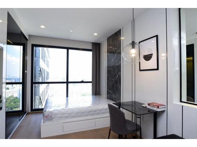 รหัสทรัพย์  8885 แอชตัน จุฬา - สีลม  แต่งครบพร้อมอยู่