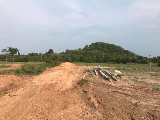 #ที่สวยขายถูก#ขายที่ดินทำเลสวยใกล้หาดแม่รำพึงระยอง 1ไร่ 3 งาน (โฉนด2ใบ) ราคา8,000,000 บาท ทำเลสวยติดลำคลอง