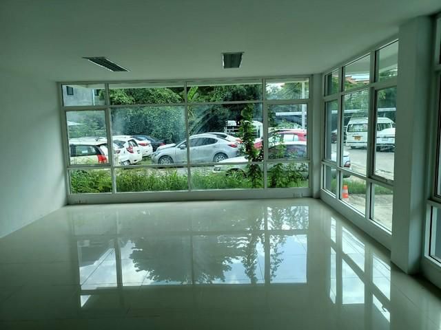 ขายอาคารสำนักงาน5ชั้นใกล้เลียบด่วน ย่านนวลจันทร์