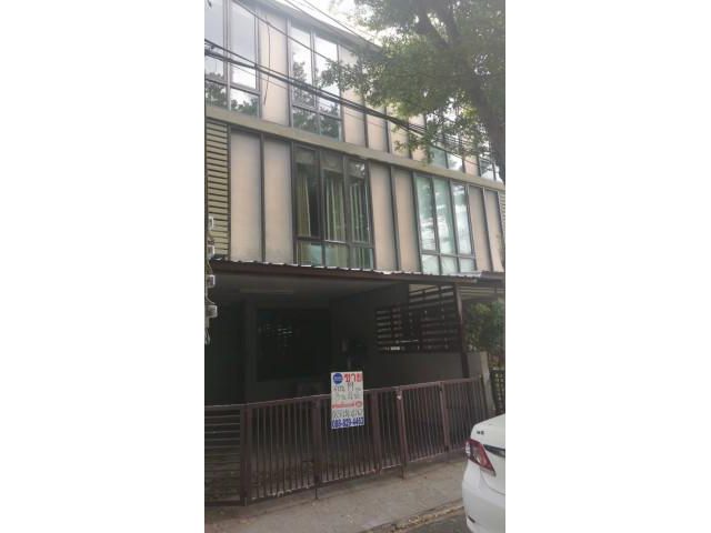 ขายทาวน์โฮม 3ชั้น ม.อารียา ทูบี ถนยลาดปลาเค้า56