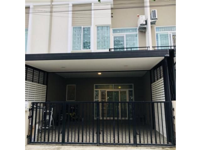 รหัสทรัพย์  8988 ทาวน์เฮ้าส์ คาซ่า ซิตี้ บางนา casa city bangna   ติด Mega Bangna