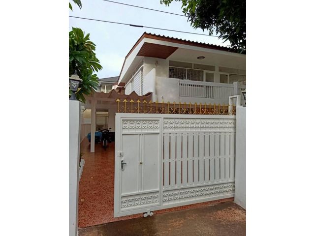 ให้เช่าบ้านเดี่ยว 2 ชั้น 64 ตารางวา 3 ห้องนอน เหมาะอยู่อาศัยหรือทำออฟฟิศ สุขุมวิท 63