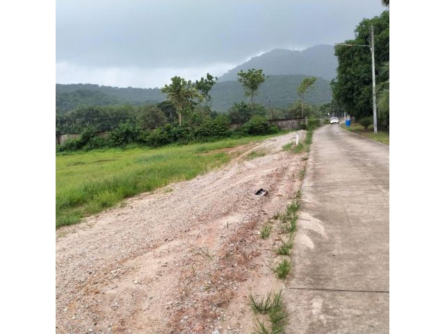 ที่ดินวิวภูเขา ใกล้เมืองใกล้ทะเล