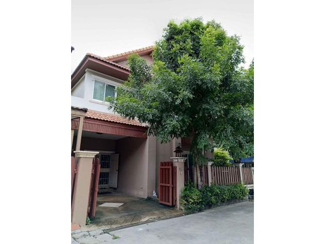 รหัสทรัพย์  9031 บ้านแฝด ตำบล มหาสวัสดิ์  พื้นที่ใช้สอยกว้างกว่าบ้านเดี่ยว