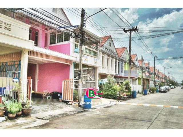 ทาวน์เฮาส์ 2 ชั้น โครงการ ไทยสมบูรณ์ 2 เนื้อที่ 20 ตรว. มี 2 ห้องนอน 2 ห้องน้ำ คลองหลวง ปทุมธานี