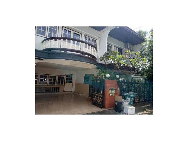 ทาวน์เฮ้าส์ 2 ชั้น ซ.ลาดพร้าววังหิน 35