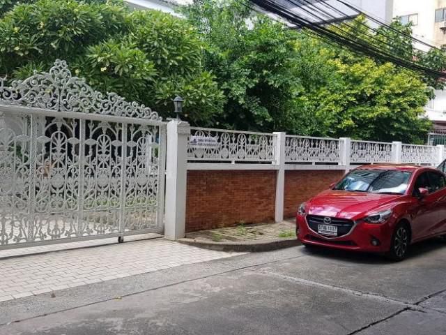 รหัสทรัพย์  9104 บ้านเดี่ยว  ซอย ทวีมิตร2  ใกล้ห้างเซ็นทรัลพระราม9