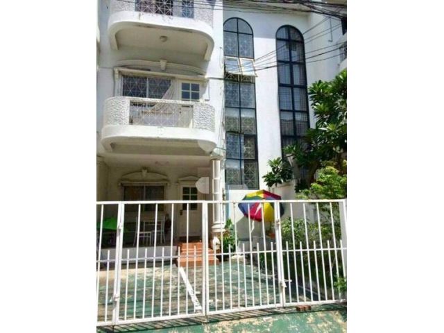 ให้เช่าทาวน์โฮม 3 ชั้น 18 ตารางวา ไม่มีเฟอร์นิเจอร์ จดทะเบียนบริษัทได้ ใกล้ถนนเลียบด่วน ซอยลาดพร้าว84