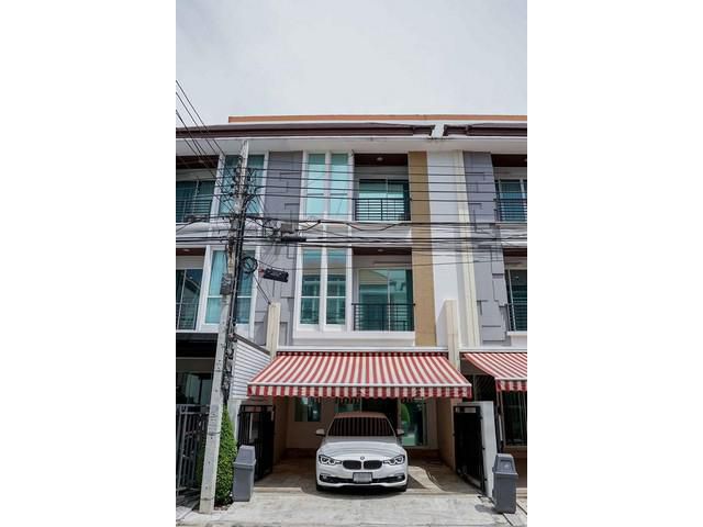 ให้เช่าและขายทาวน์โฮมหมู่บ้านกลางเมือง ลาดพร้าว 87