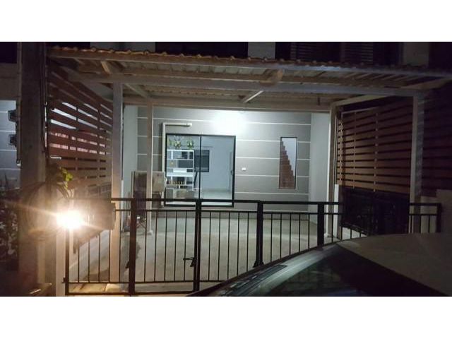 รหัสทรัพย์  9151 ทาวน์โฮม  หมู่บ้านโมดิวิลล่า ลาดกระบัง-สุวรรณภูมิ  ใกล้ Airport Rail Link